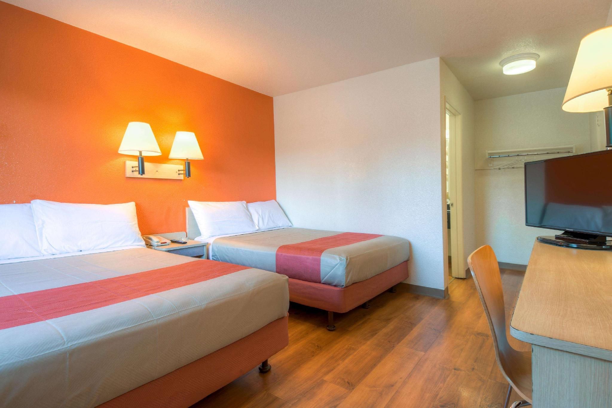 2 Full Beds | Non-Smoking