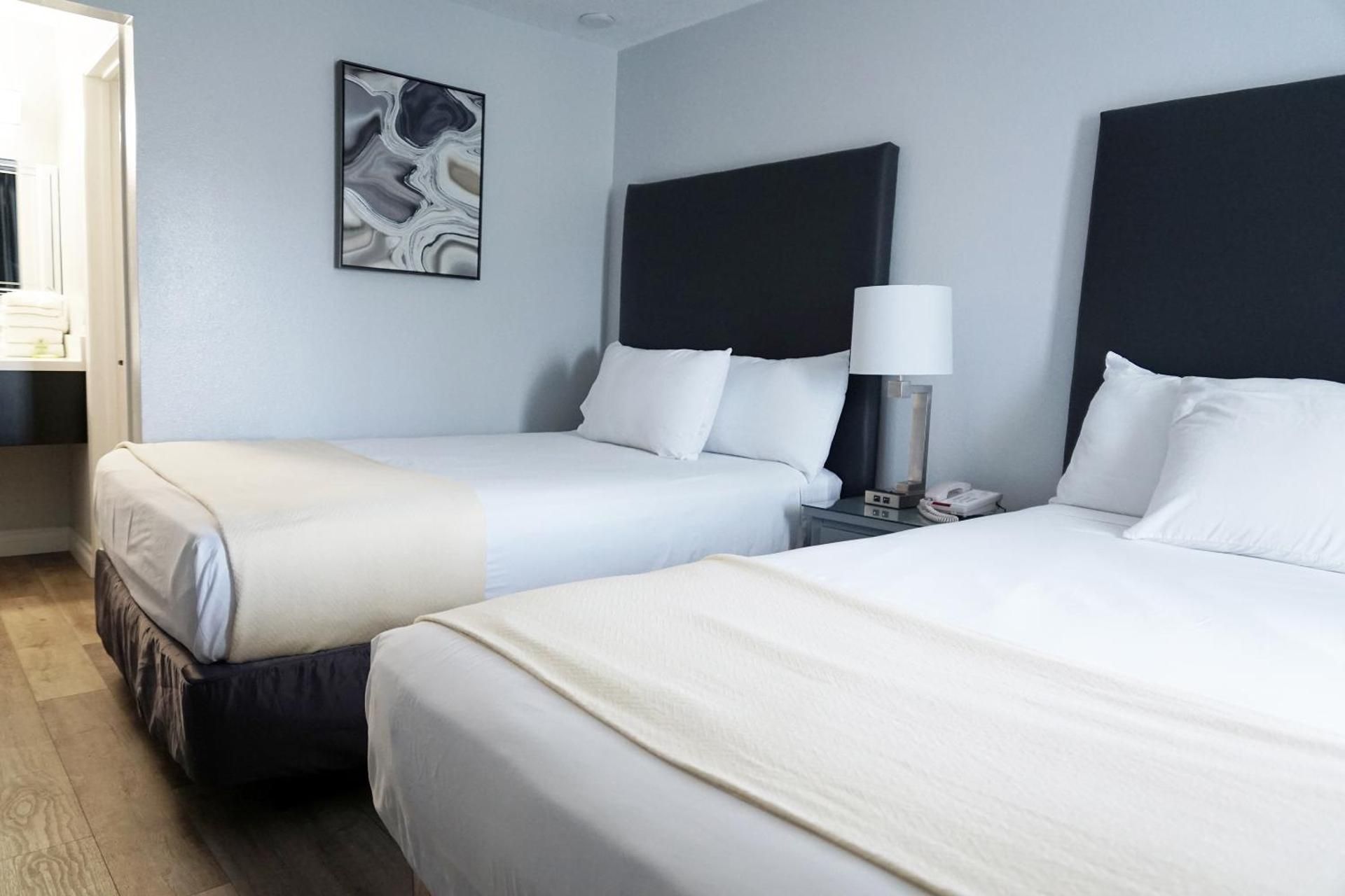 Riverleaf Inn Mission Valley Standard 2 Doubles 2