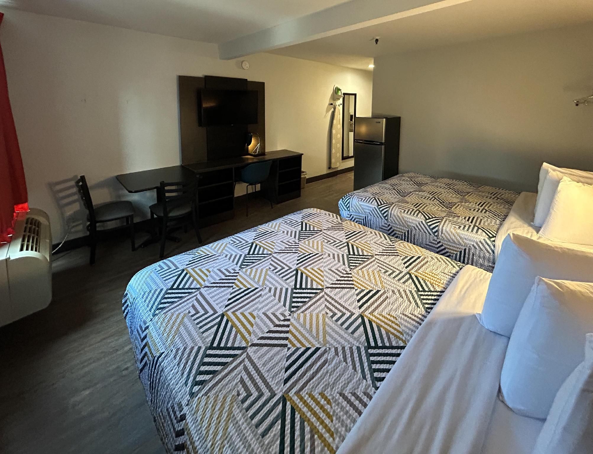 Studio 6  San Diego, CA – Hotel Circle – Mission Valley 2 Queen Beds | Non-Smoking, Kitchen