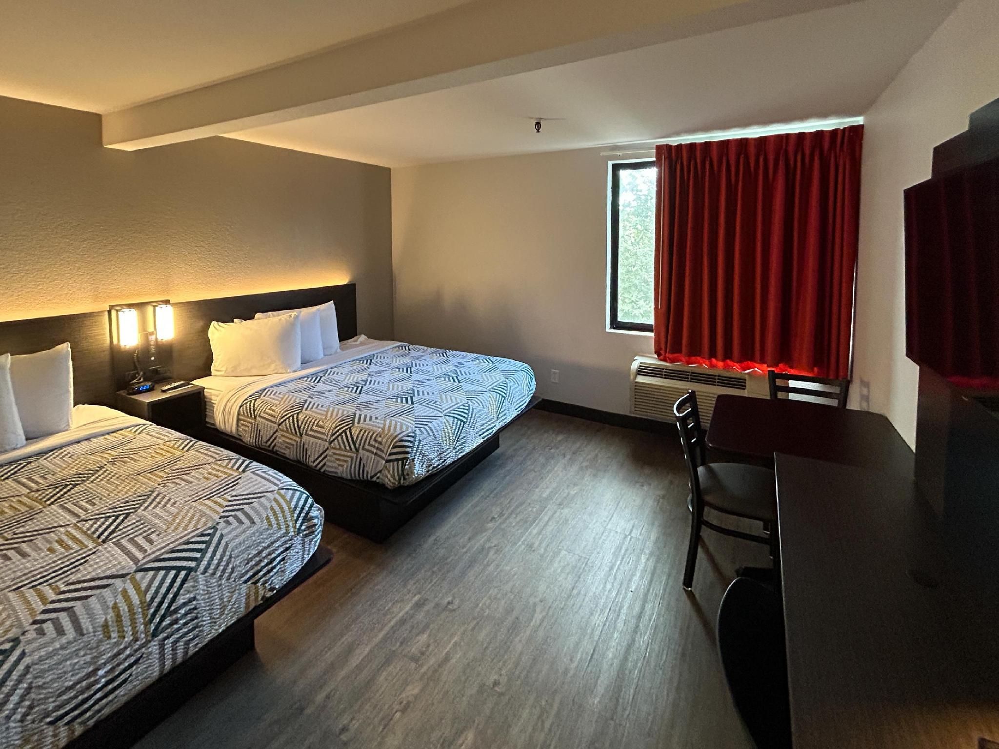 Studio 6  San Diego, CA – Hotel Circle – Mission Valley 2 Queen Beds | Non-Smoking, Kitchen 2