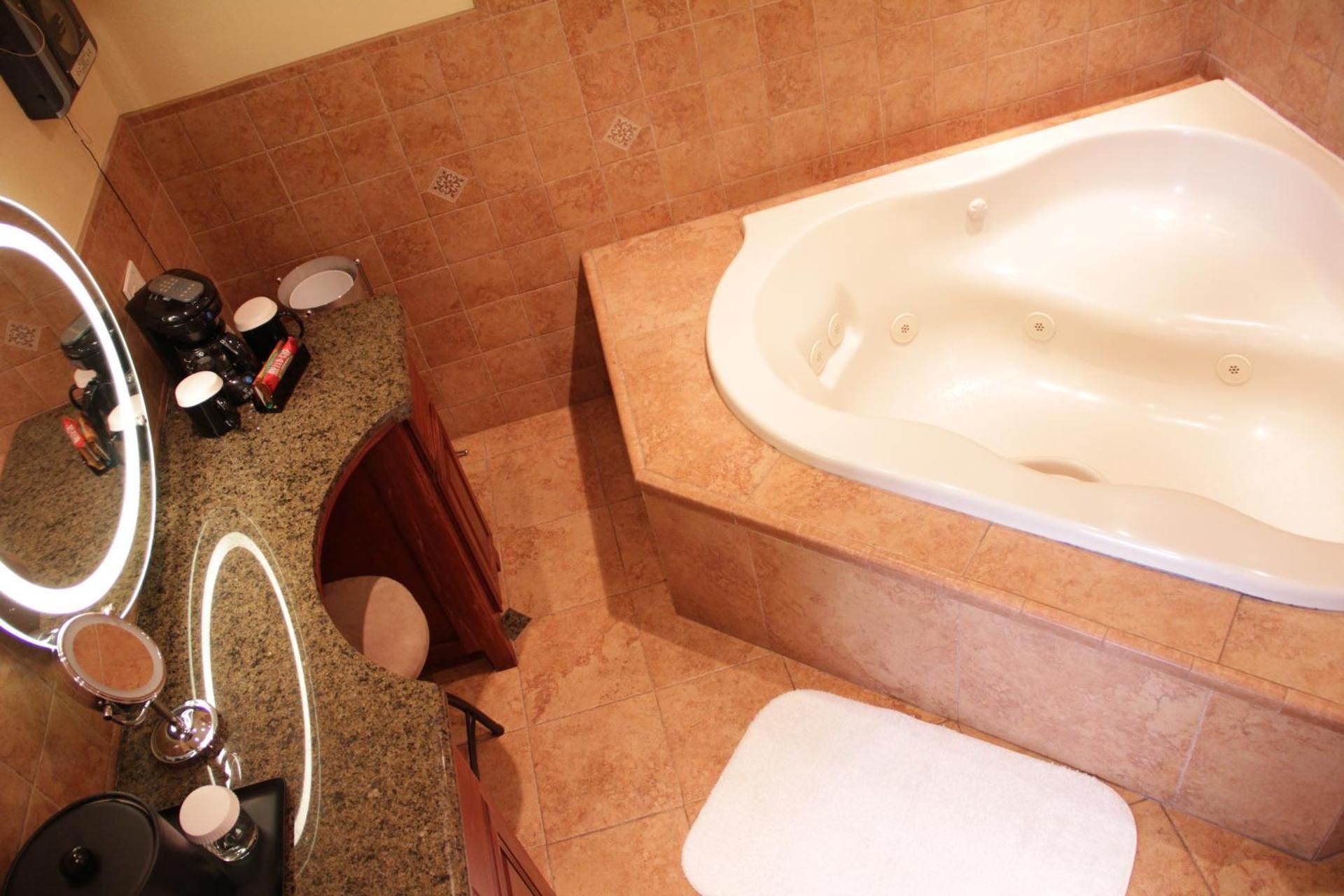 King Room with Spa Bath