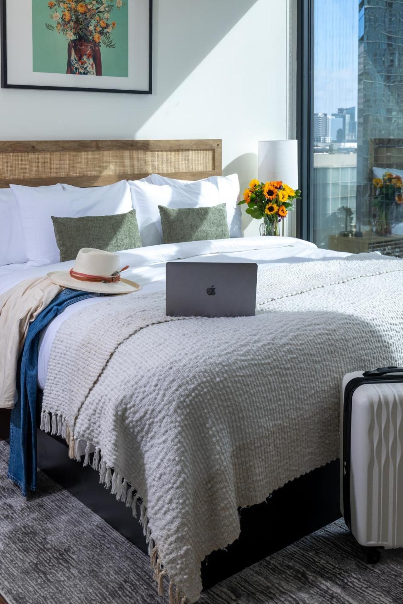 Two-Bedroom Apartment with Bay View (Self Check-in with Virtual Front Desk)