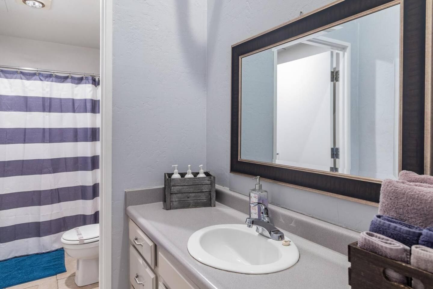 Greely Gaslamp - Loft W Parking & 3 Beds #302 Queen Suite 2