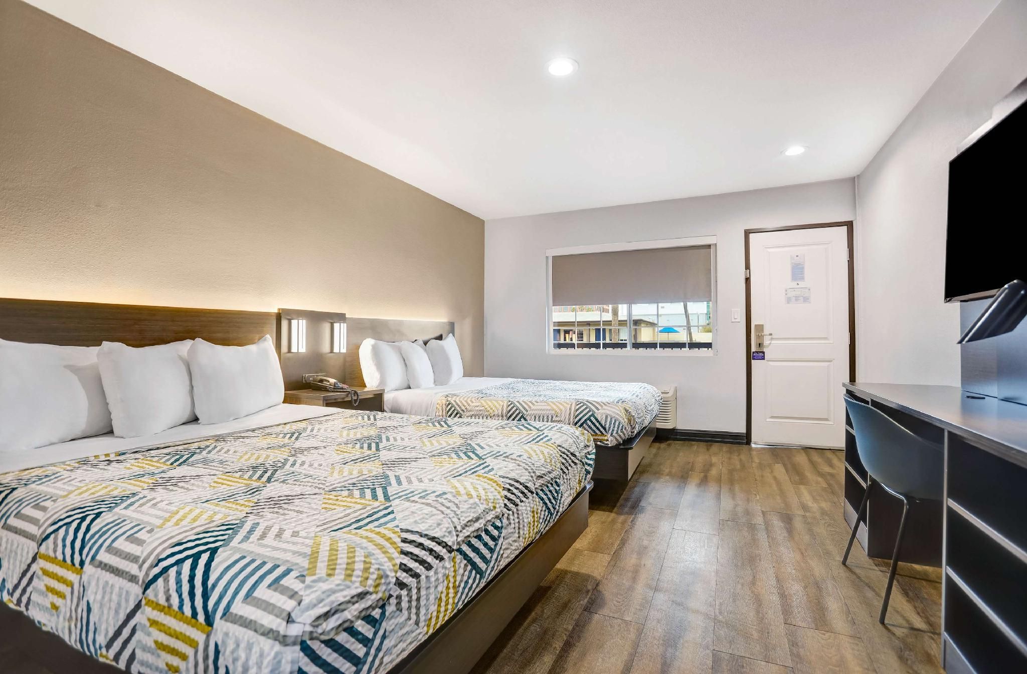 2 Queen Beds | Non-Smoking