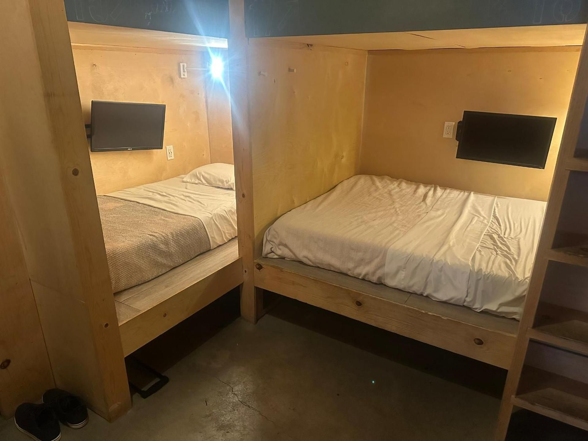 Mixed Dormitory Room