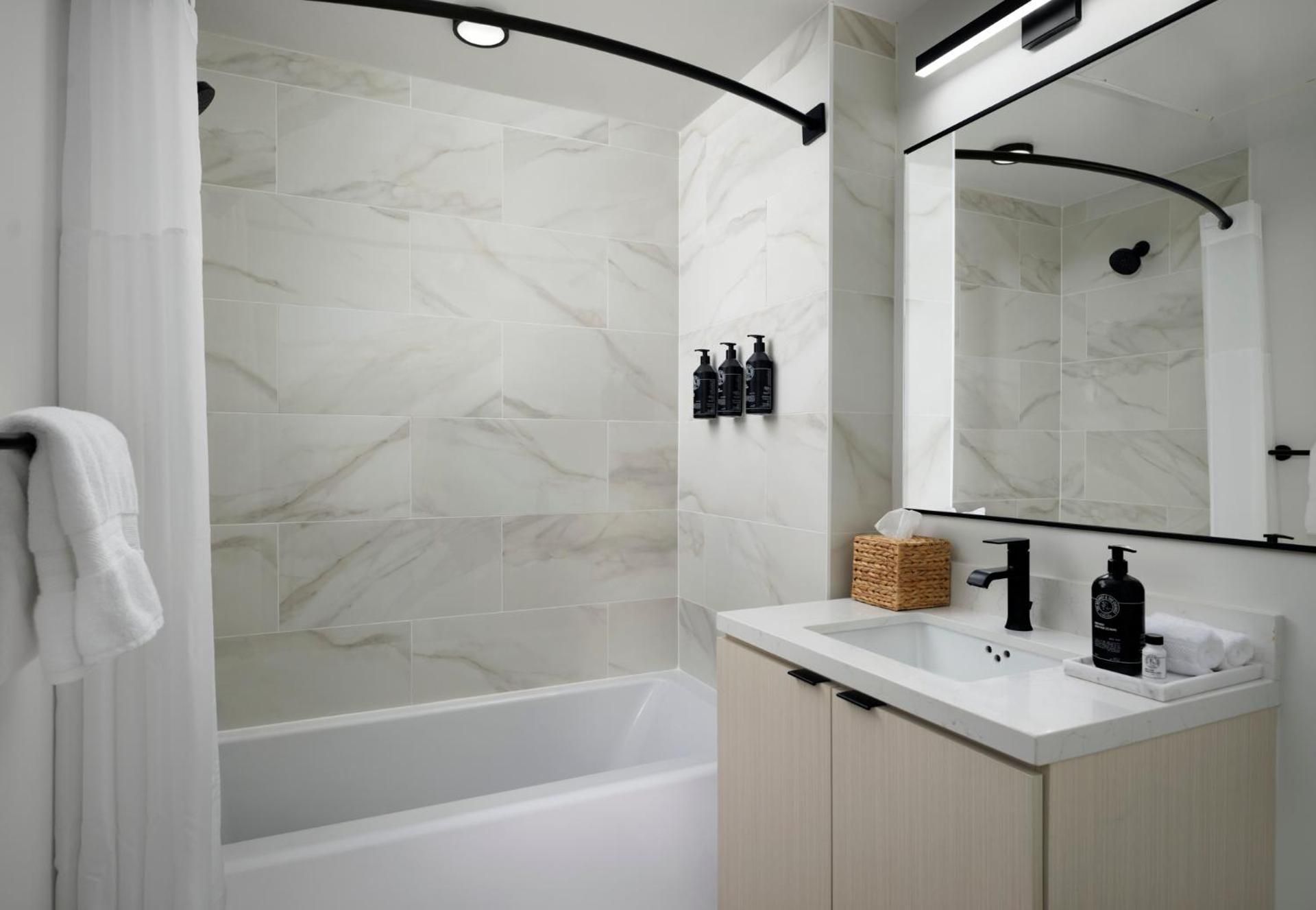 Sentral Gaslamp Quarter Studio 2