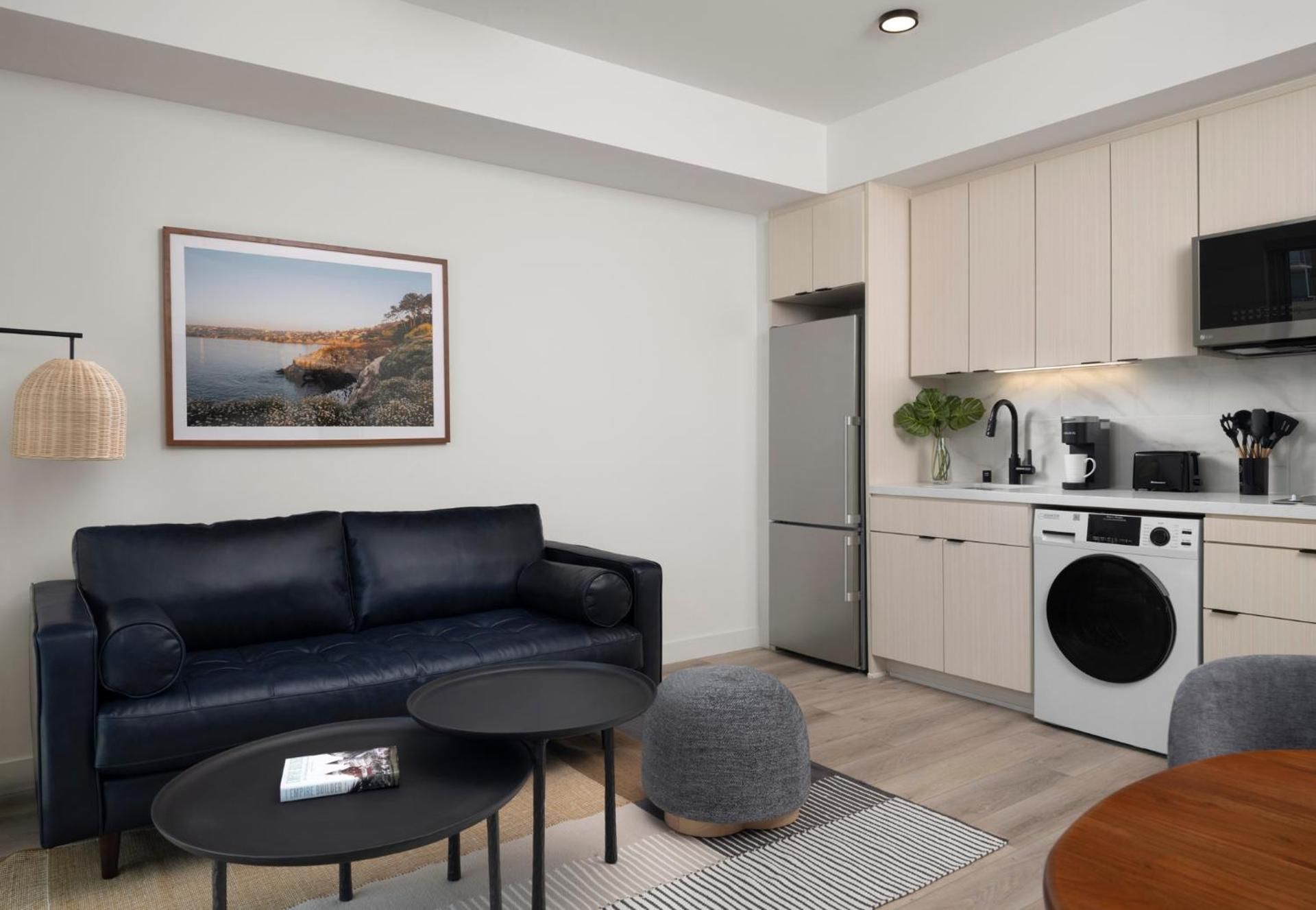 Sentral Gaslamp Quarter Deluxe King Studio 3