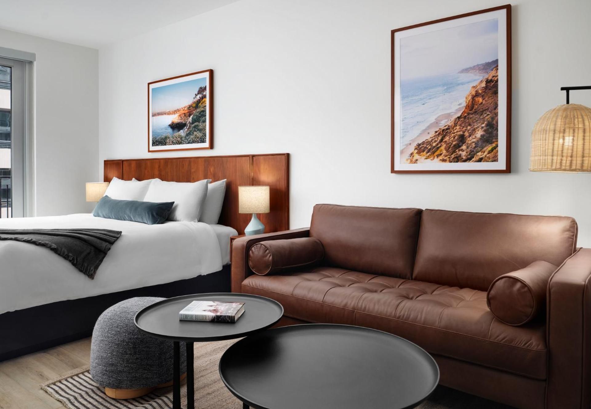 Sentral Gaslamp Quarter Deluxe King Studio