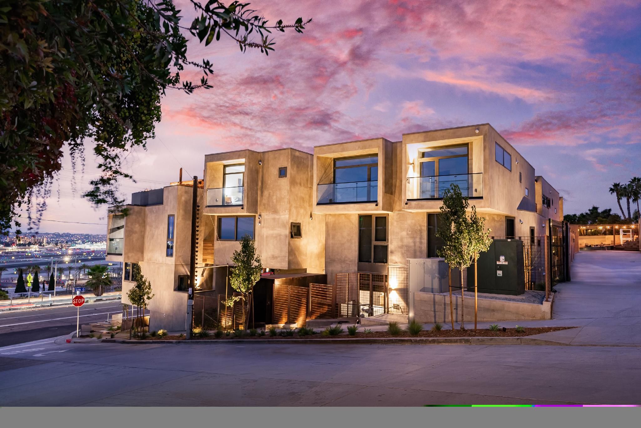 City24 Condo Hotel Little Italy Mission Hills