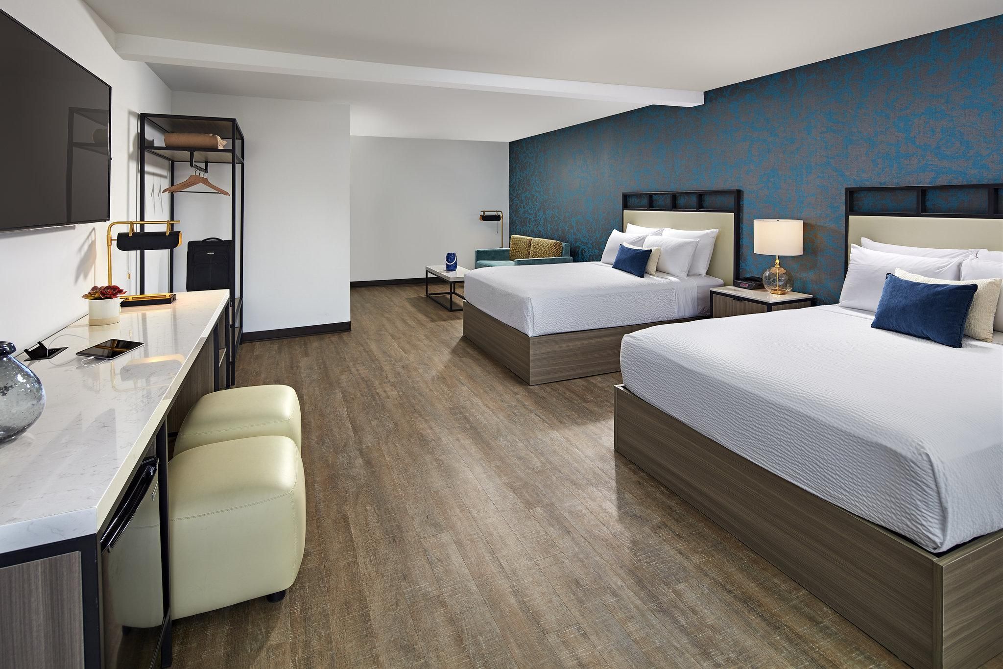 Newly Remodeled 2 Queens with Sofa Bed