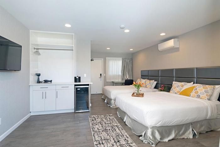 Sands Of La Jolla Queen Room with Balcony