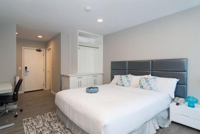 Sands Of La Jolla Family Room - Disability Access