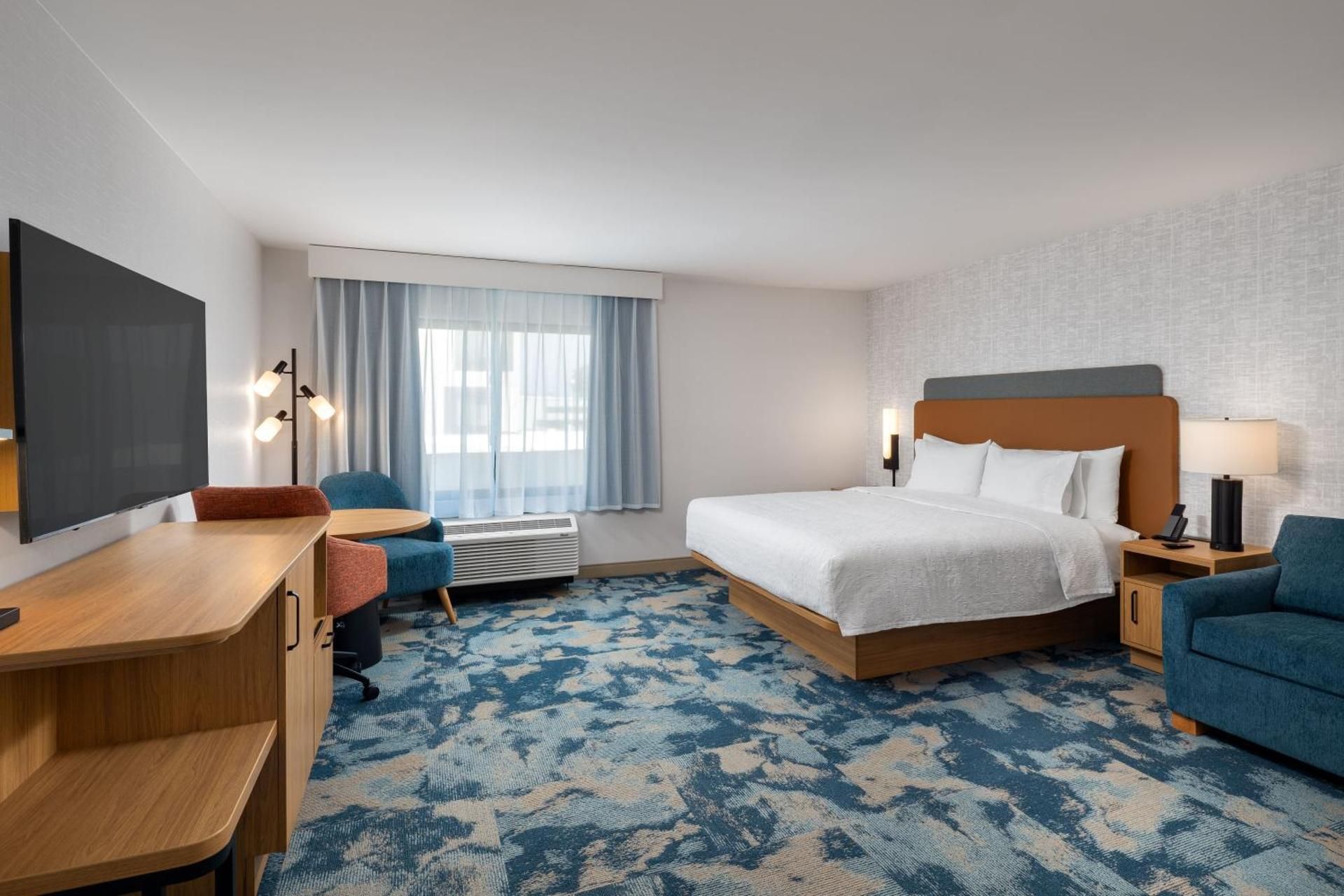 King Studio Suite with Pool View