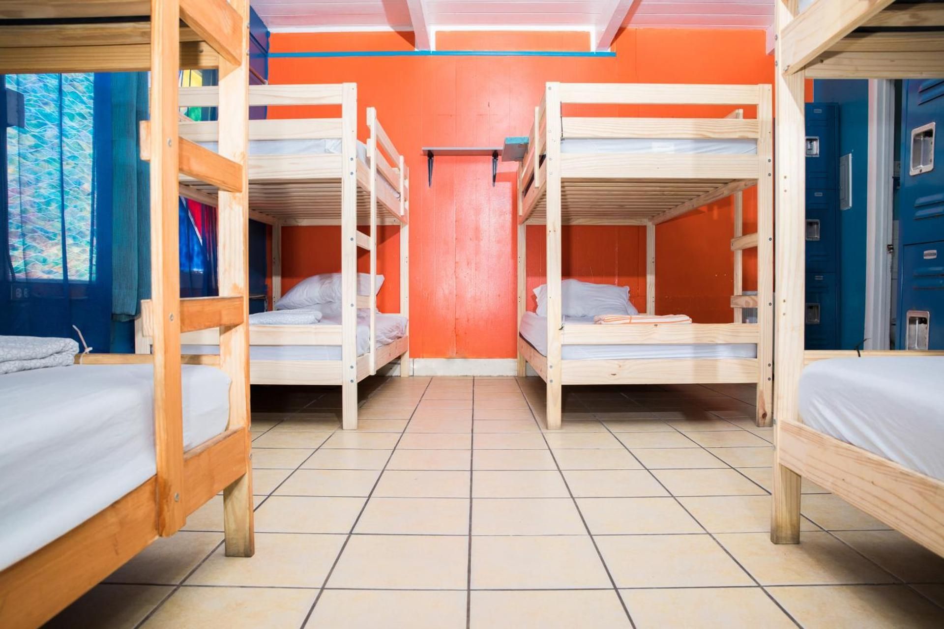 1 Person in 12-Bed Dormitory with En-Suite - Mixed