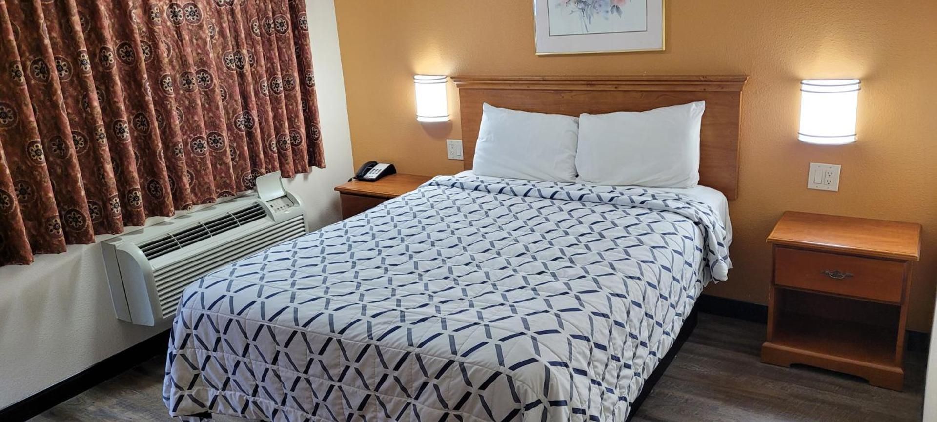 Standard Queen Room
