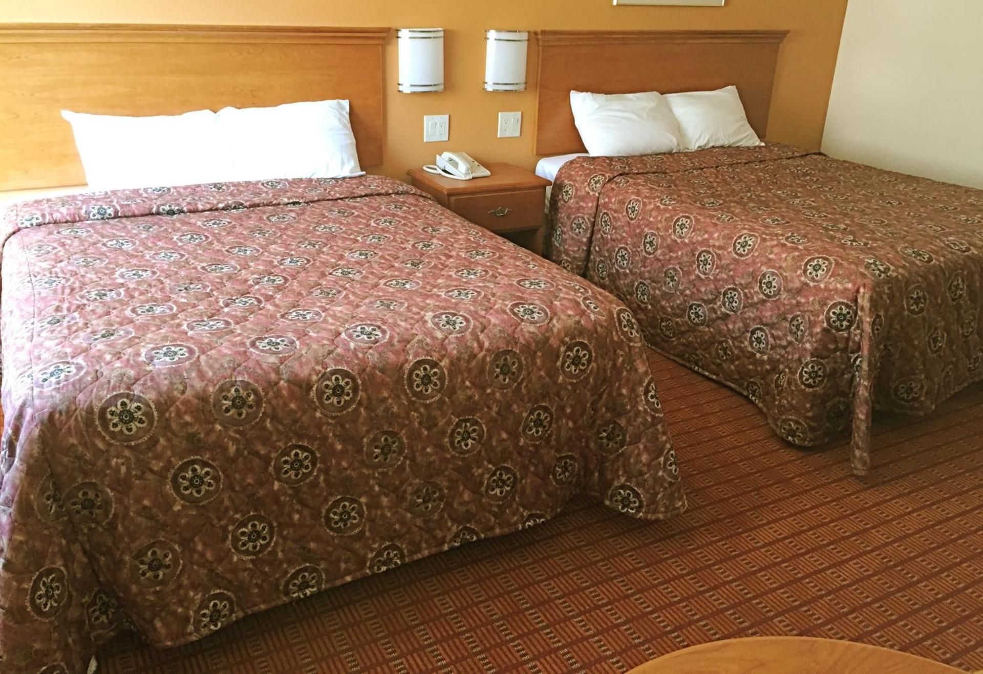 Queen Room with Two Queen Beds - Smoking