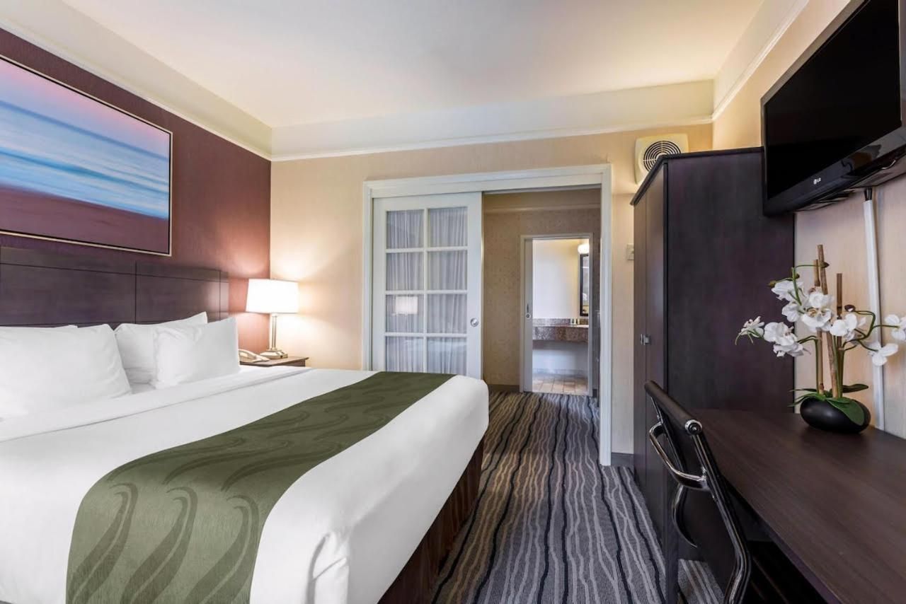Ramada Suites by Wyndham San Diego/Hotel Circle Area 1 King Bed, Studio Suite, Non-Smoking