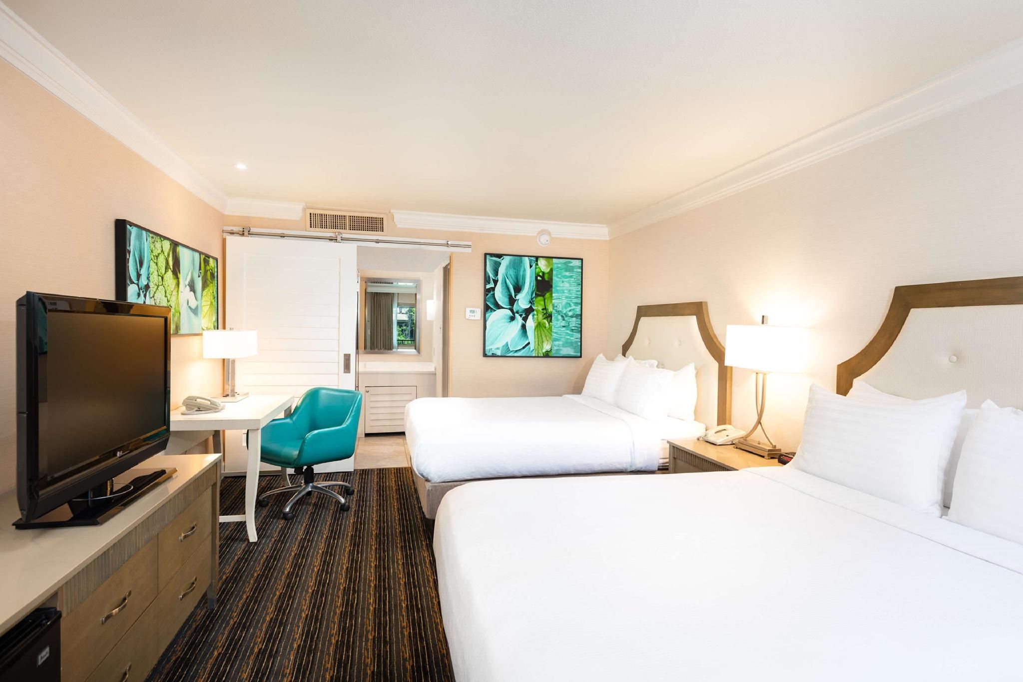 2 Queen Beds Base Room With Exterior Entrance
