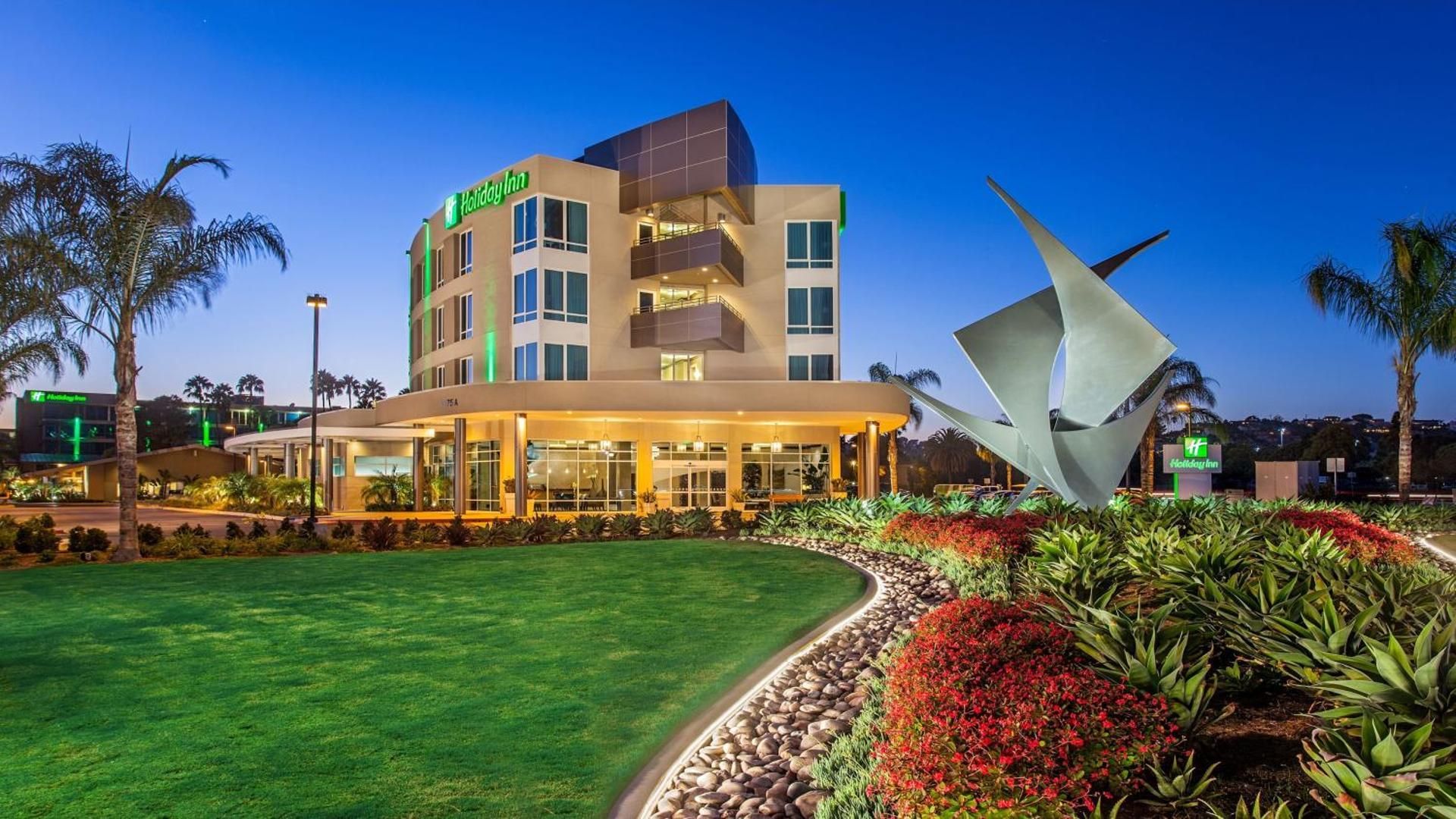 DoubleTree by Hilton San Diego Bayside