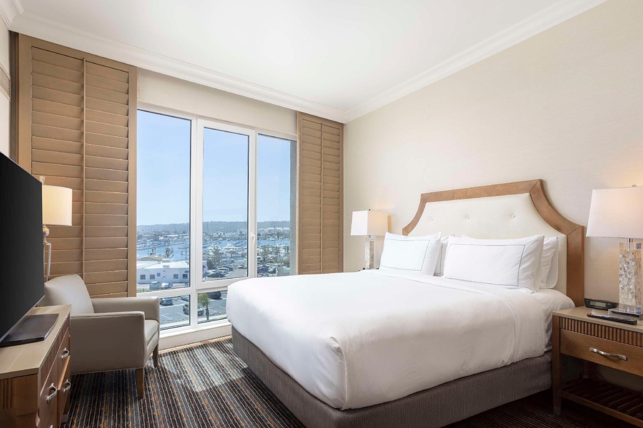 1 King Two Room Premier Suite Balcony