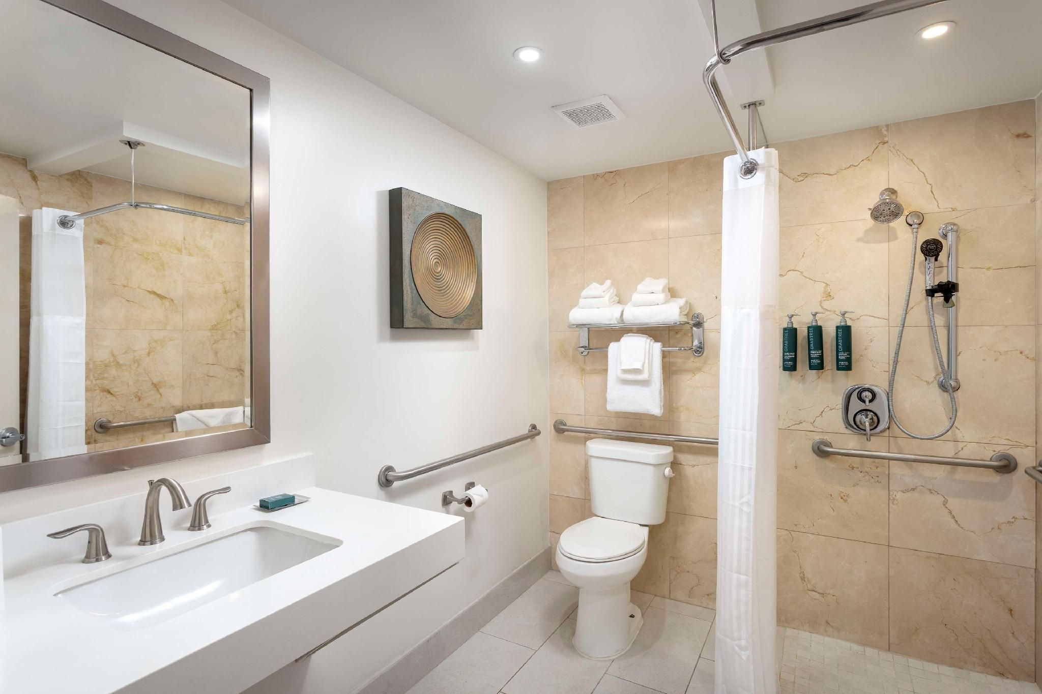 2 Queen Mobility Accessible 3 X3 Shower