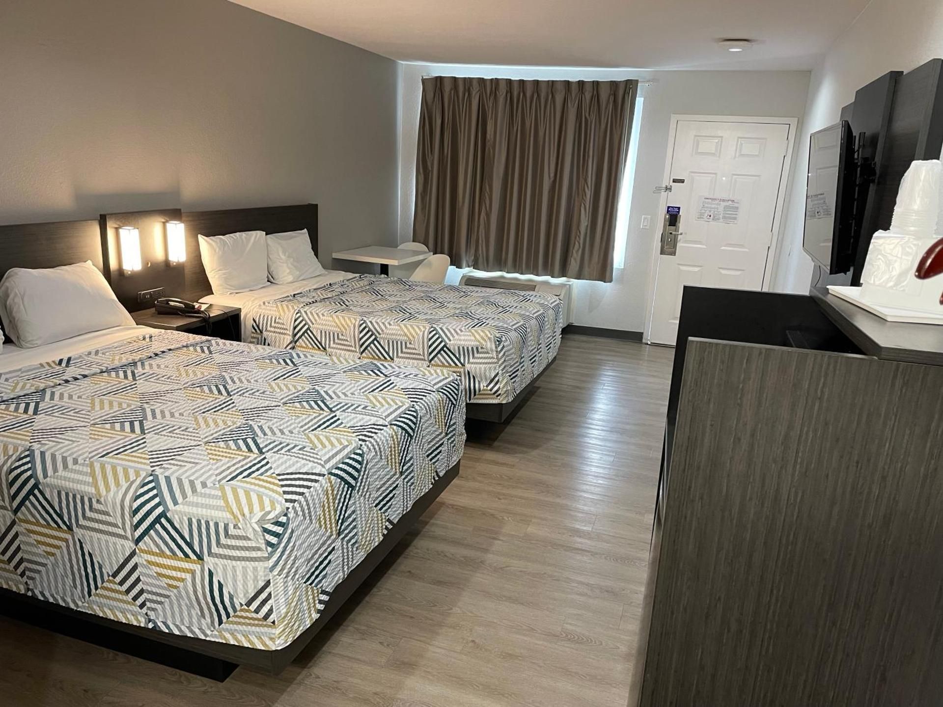 Deluxe Queen Room with Two Queen Beds - Non-Smoking