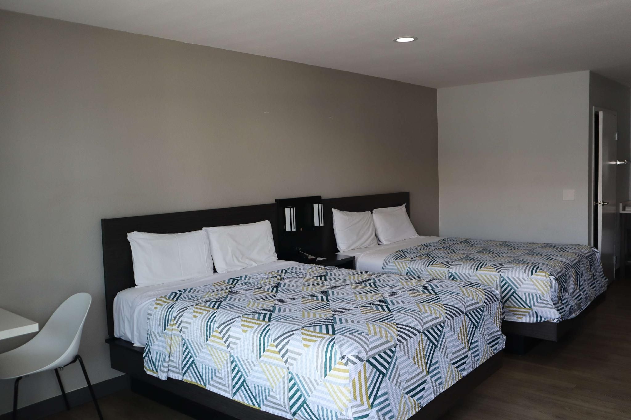 2 Queen Beds | Non-Smoking, Micfridge