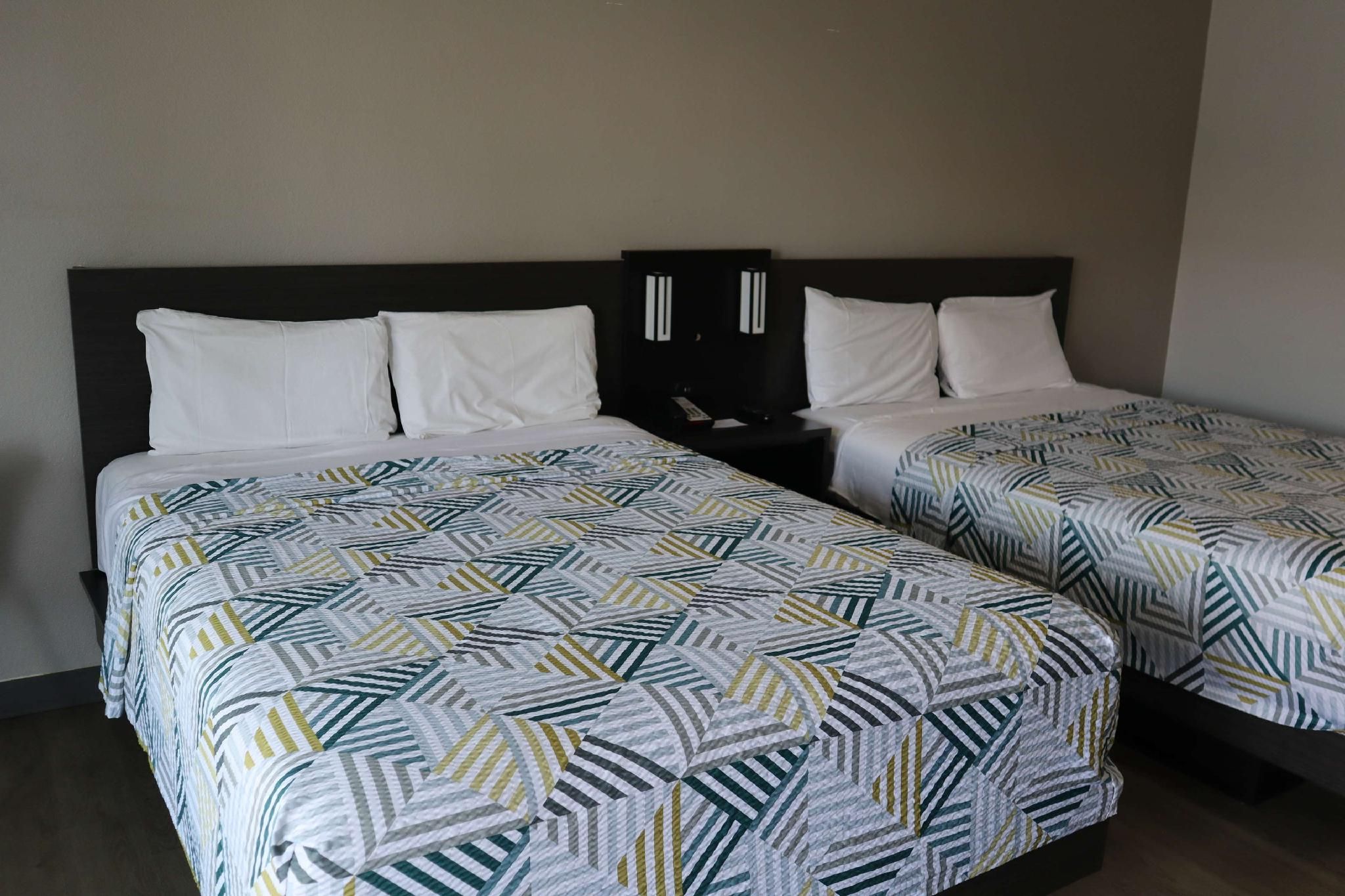 2 Queen Beds | Non-Smoking, Micfridge