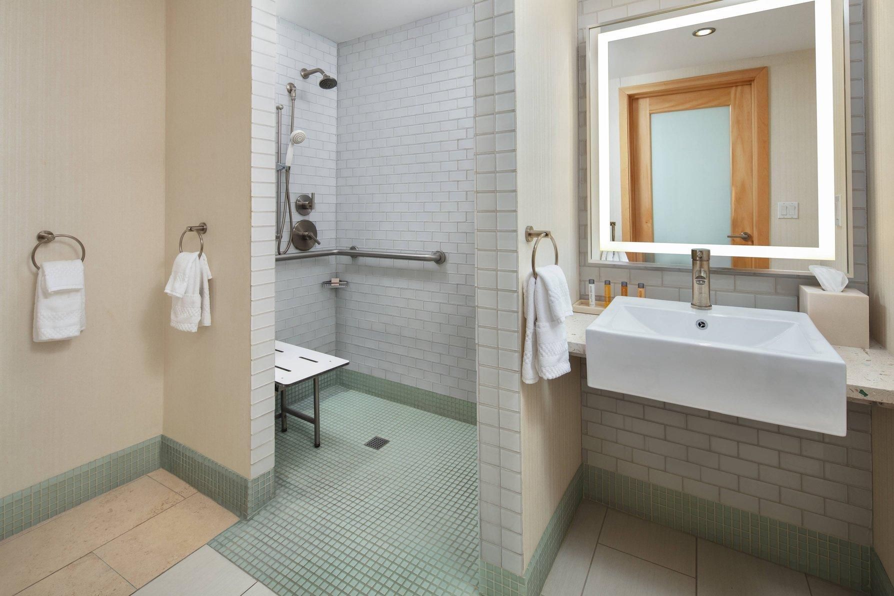 Pier South Resort, Autograph Collection Suite, 1 King, Sofa bed, Balcony 3