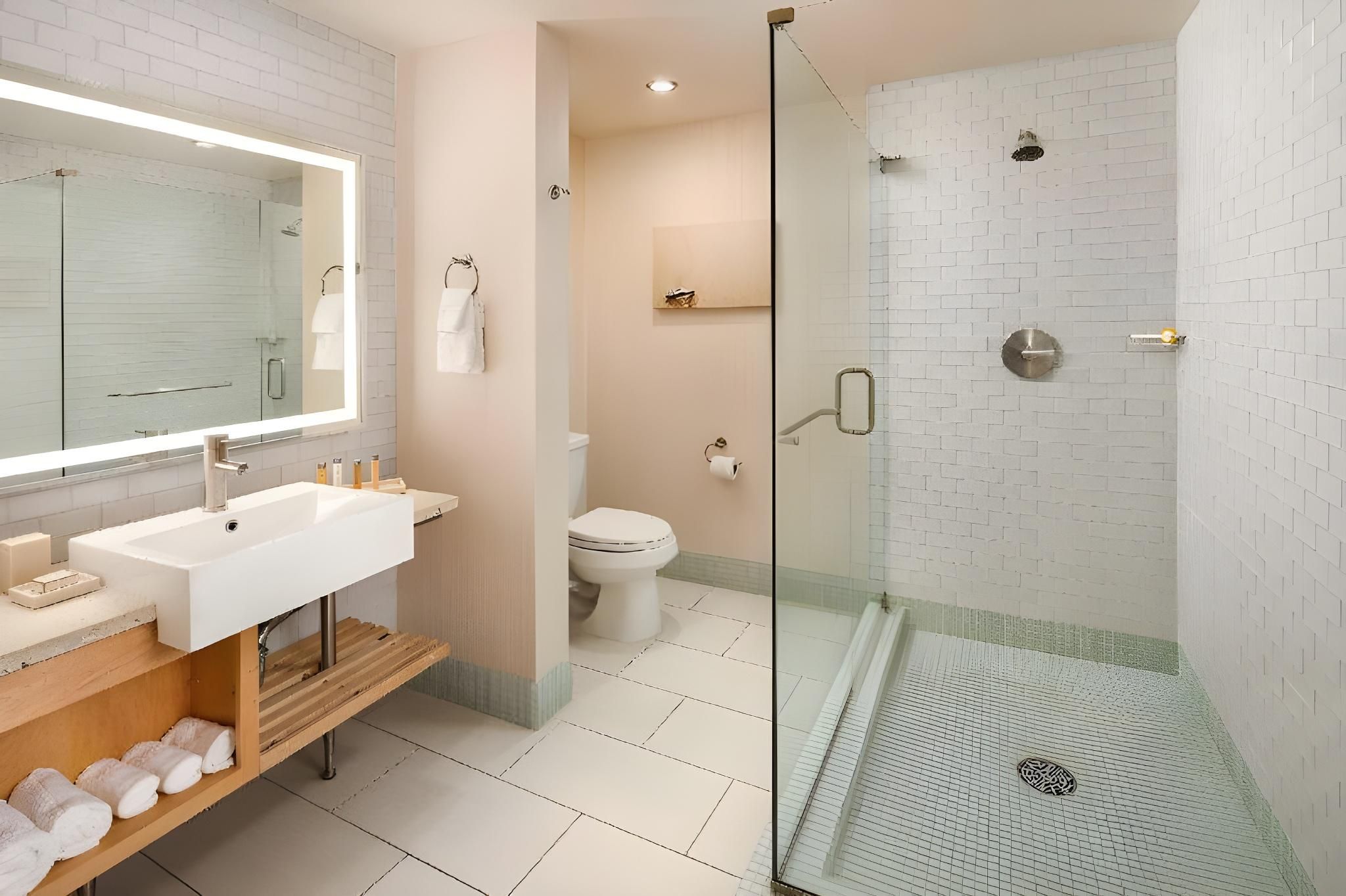 Suite, 2 Double, Sofa Bed, Oceanfront, Balcony