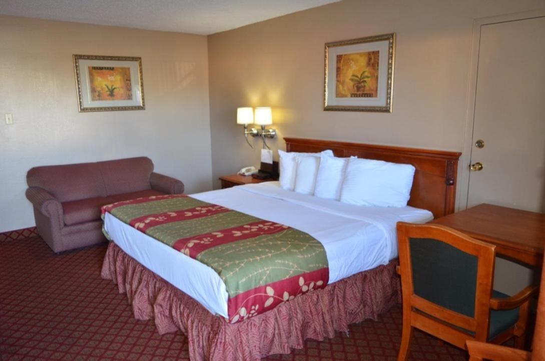 Americas Best Value Inn Stephenville 1 King Bed Non-Smoking