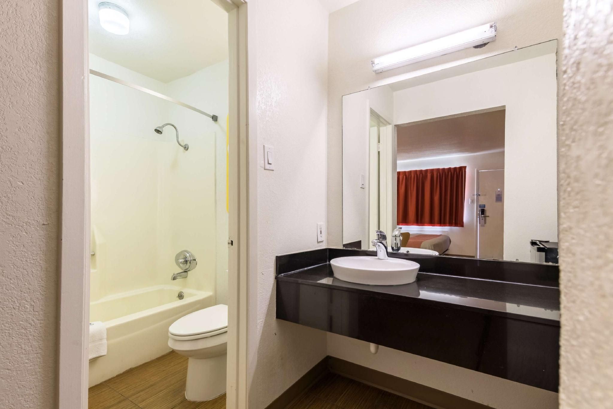 Motel 6 Stephenville, TX 2 Queen Beds | Non-Smoking 3