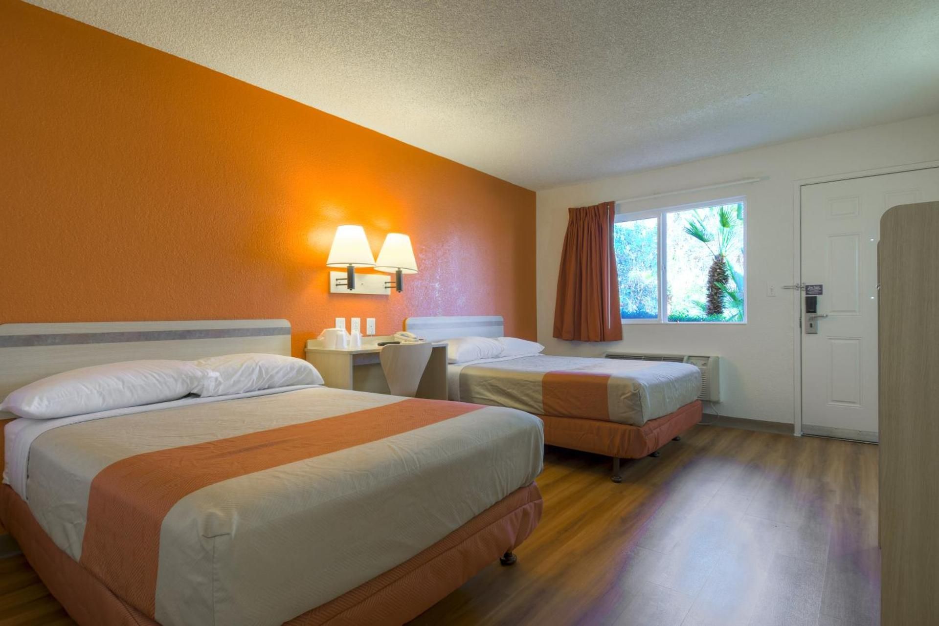 Motel 6 Rancho Mirage, CA - Palm Springs Deluxe Queen Room with Two Queen Beds 2