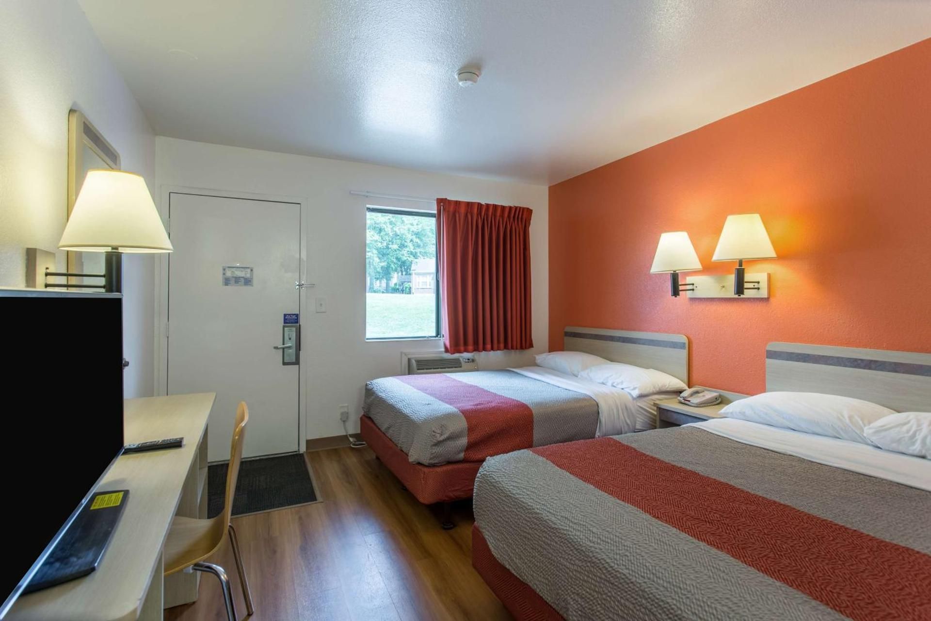 Motel 6 Goodlettsville, TN - Nashville Double Room - Disability Access 2