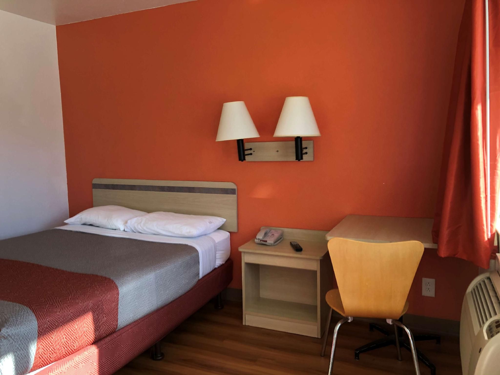 1 Full Bed | ADA/Tub
