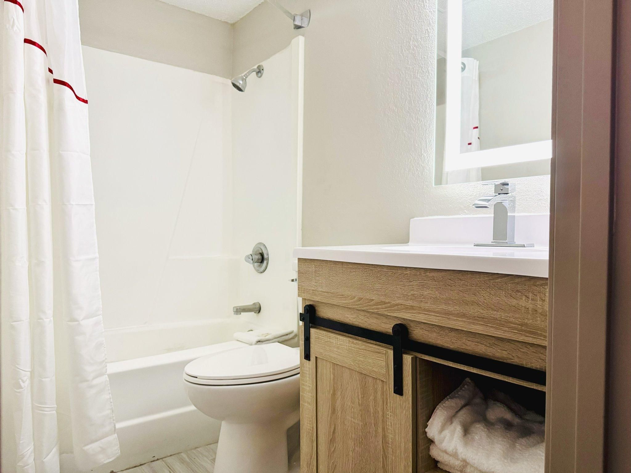 Red Roof Inn Ames Superior King Non-Smoking 2