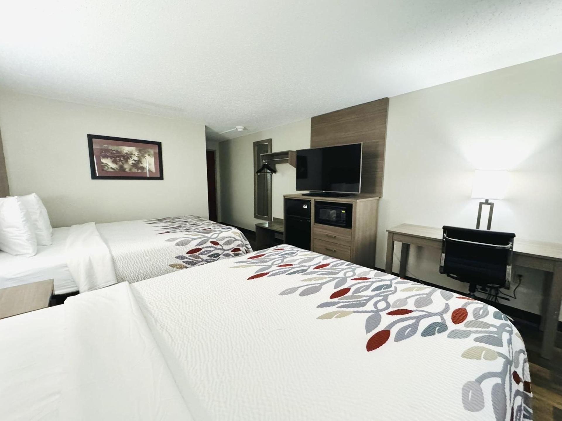 Red Roof Inn Ames Deluxe Room with Two Queen Beds Non-Smoking