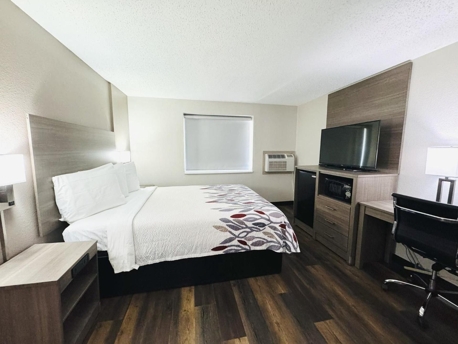 Deluxe King Room Disability Access Non-Smoking