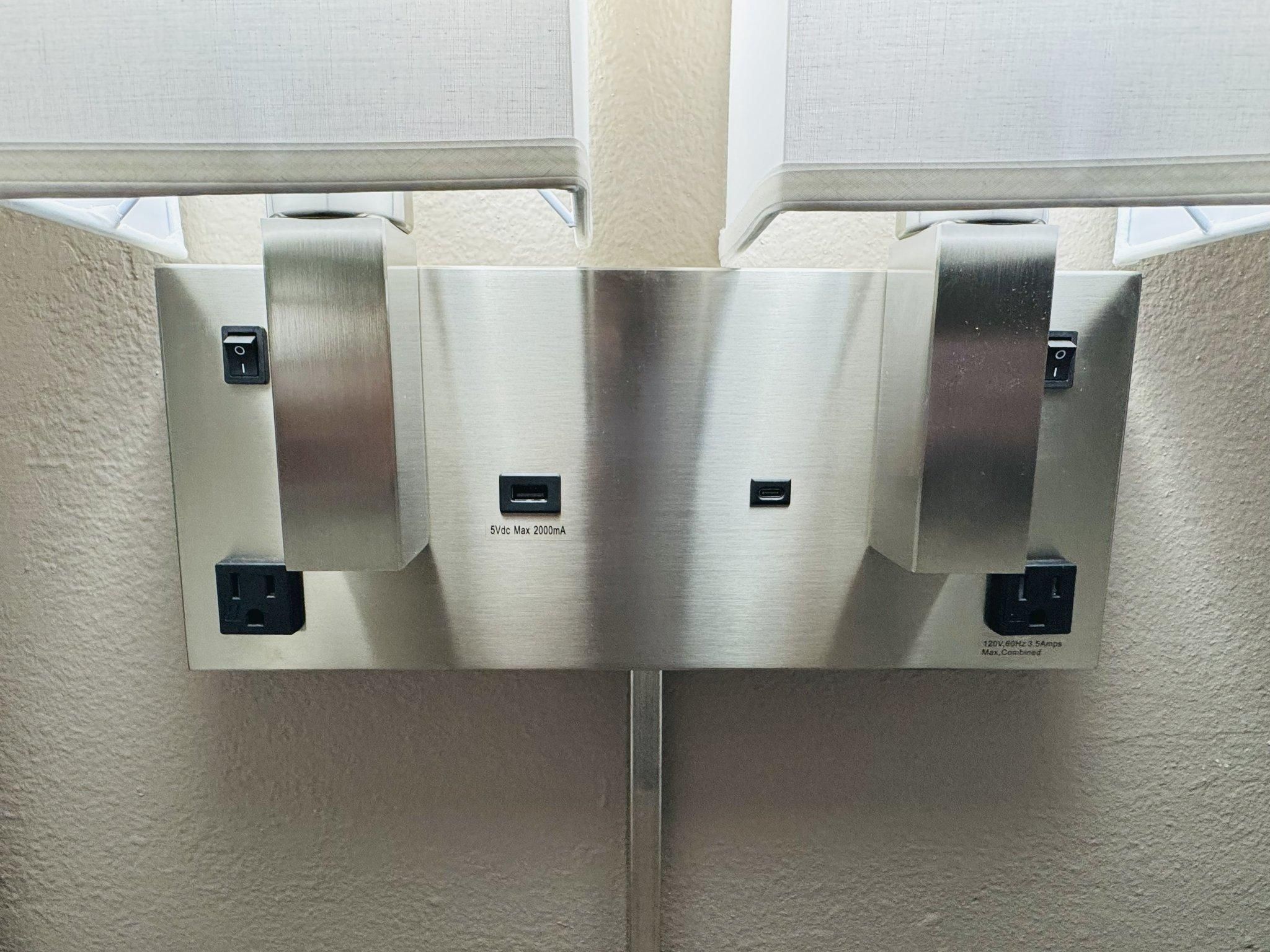 ADA Deluxe King Non-Smoking