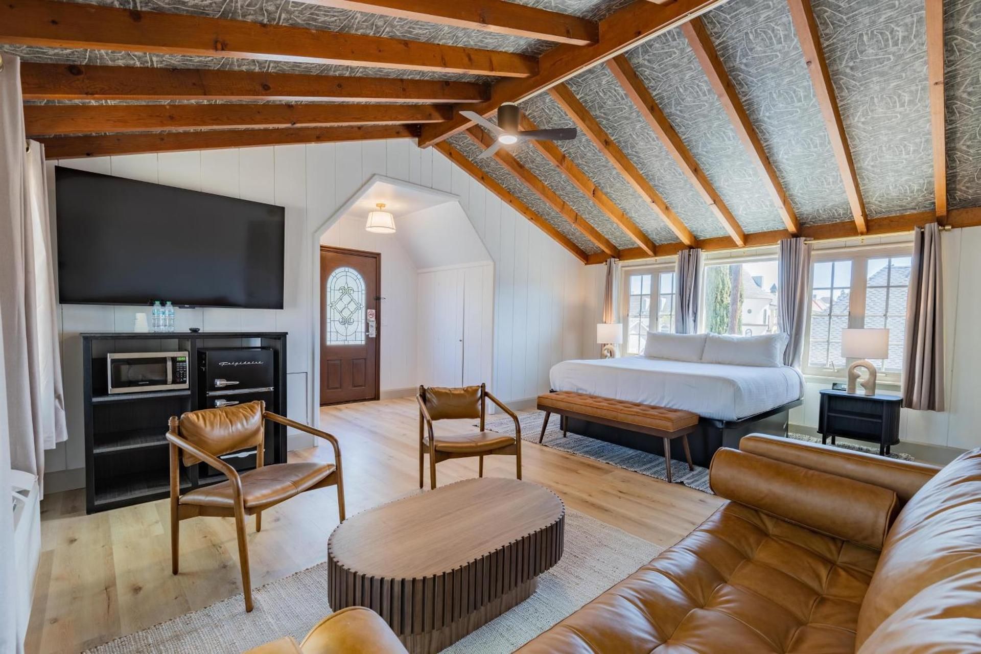 The Marlo Solstice King Suite 2