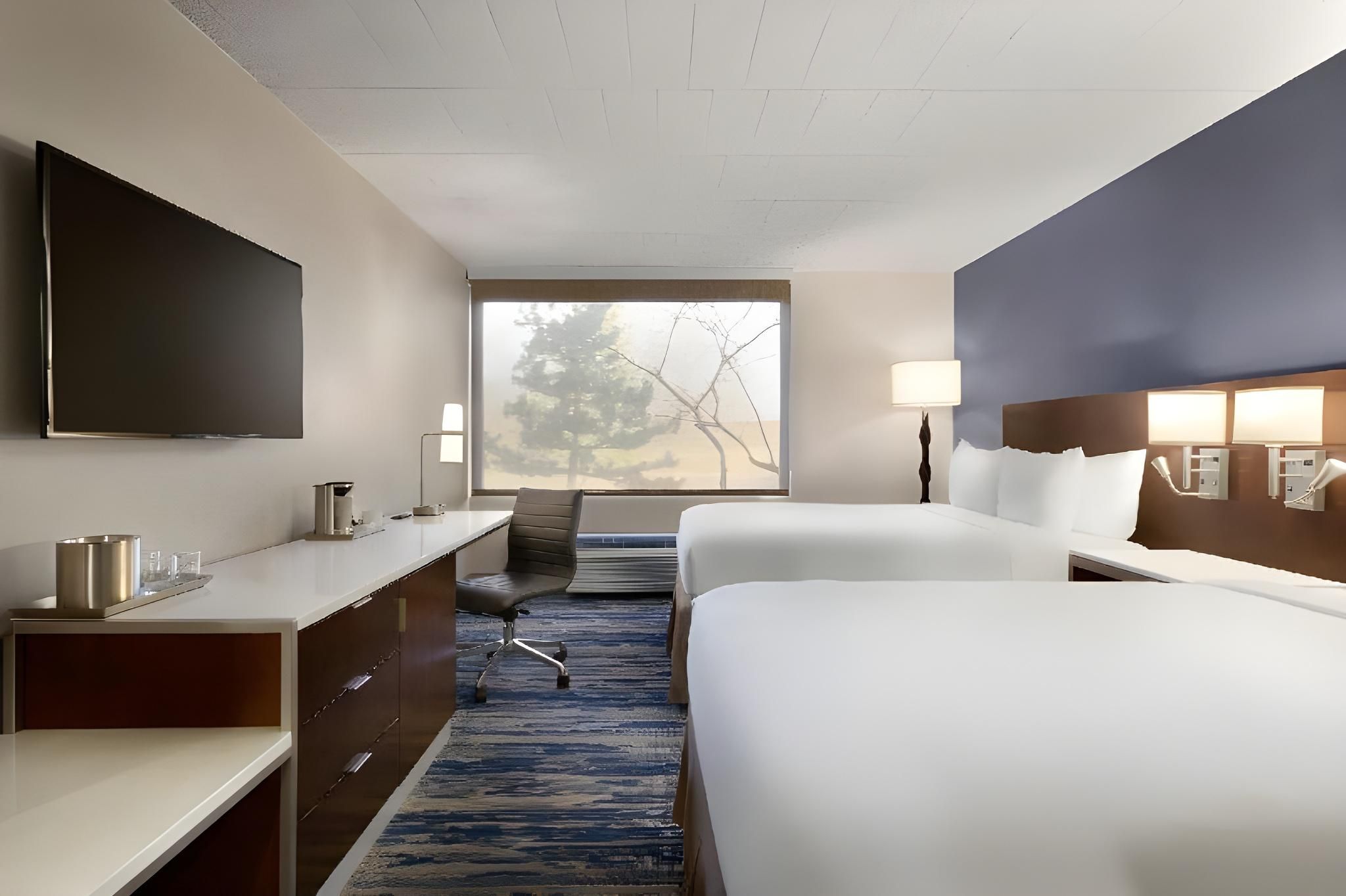 2 queen beds, nonsmoking