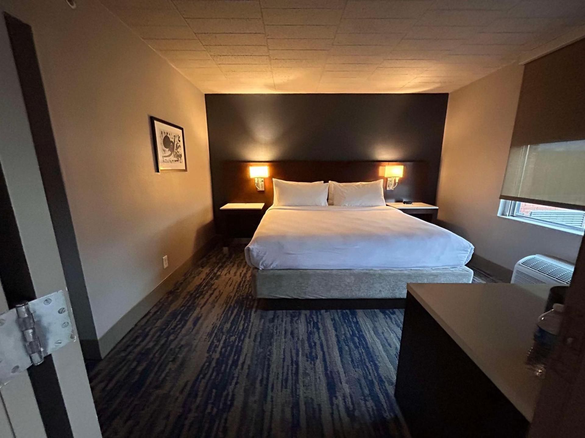 King Suite with Sofa Bed - Non-Smoking