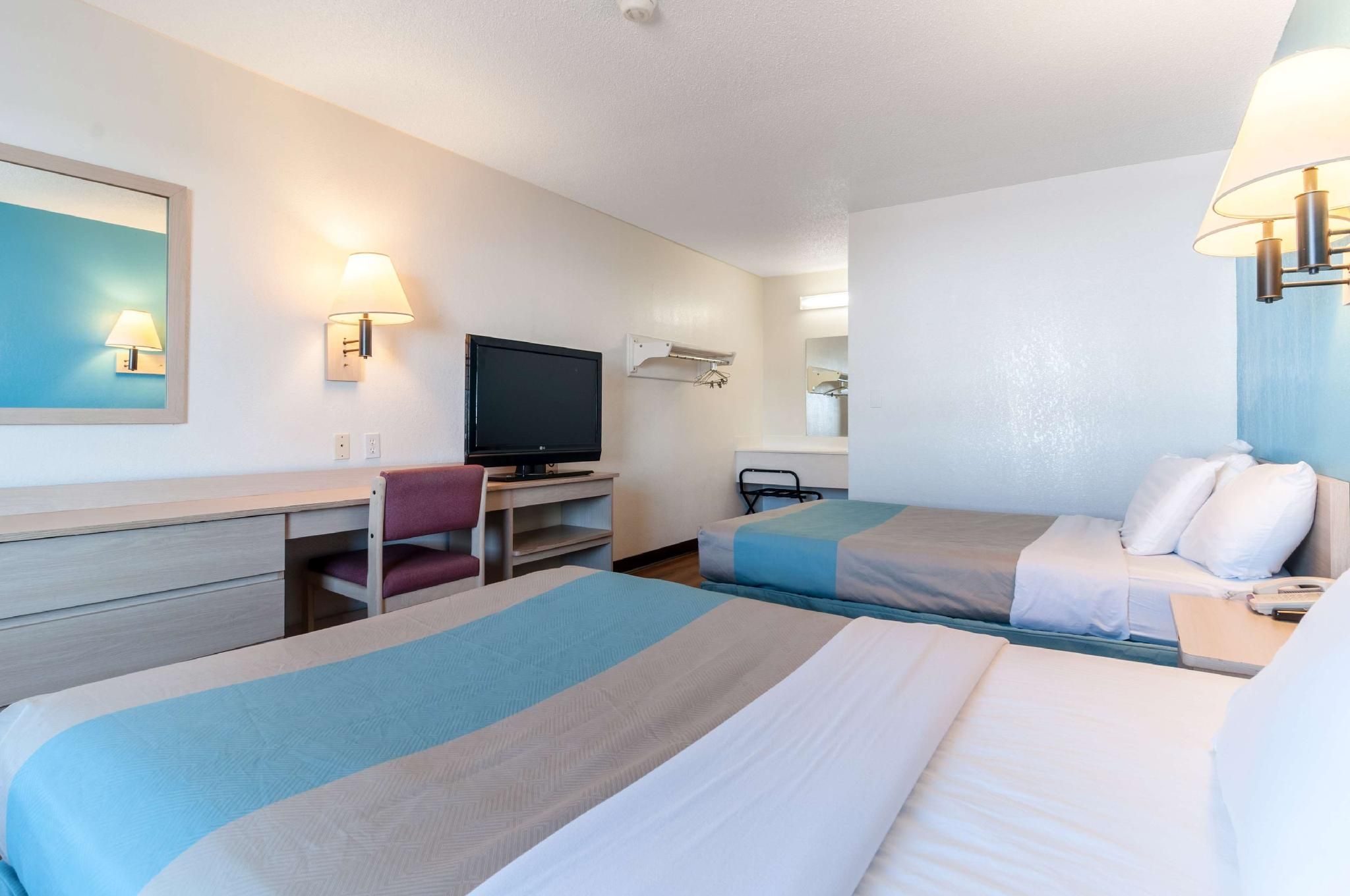 2 Full Beds | Non-Smoking