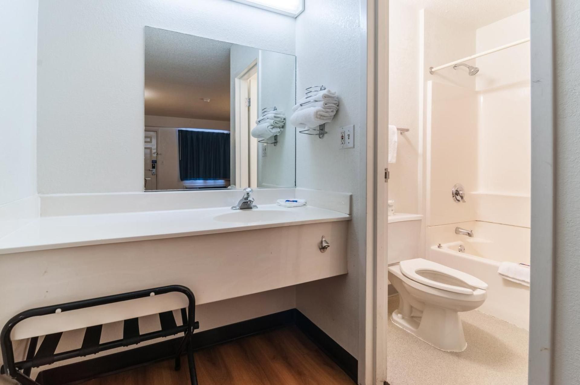 Quadruple Room - Disability Access - Roll in Shower