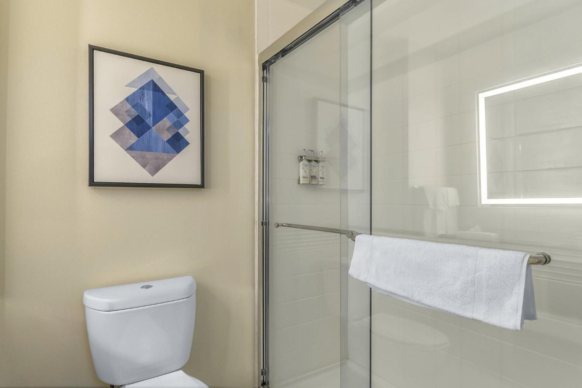 Queen Studio Suite - Hearing Accessible/ Non-Smoking