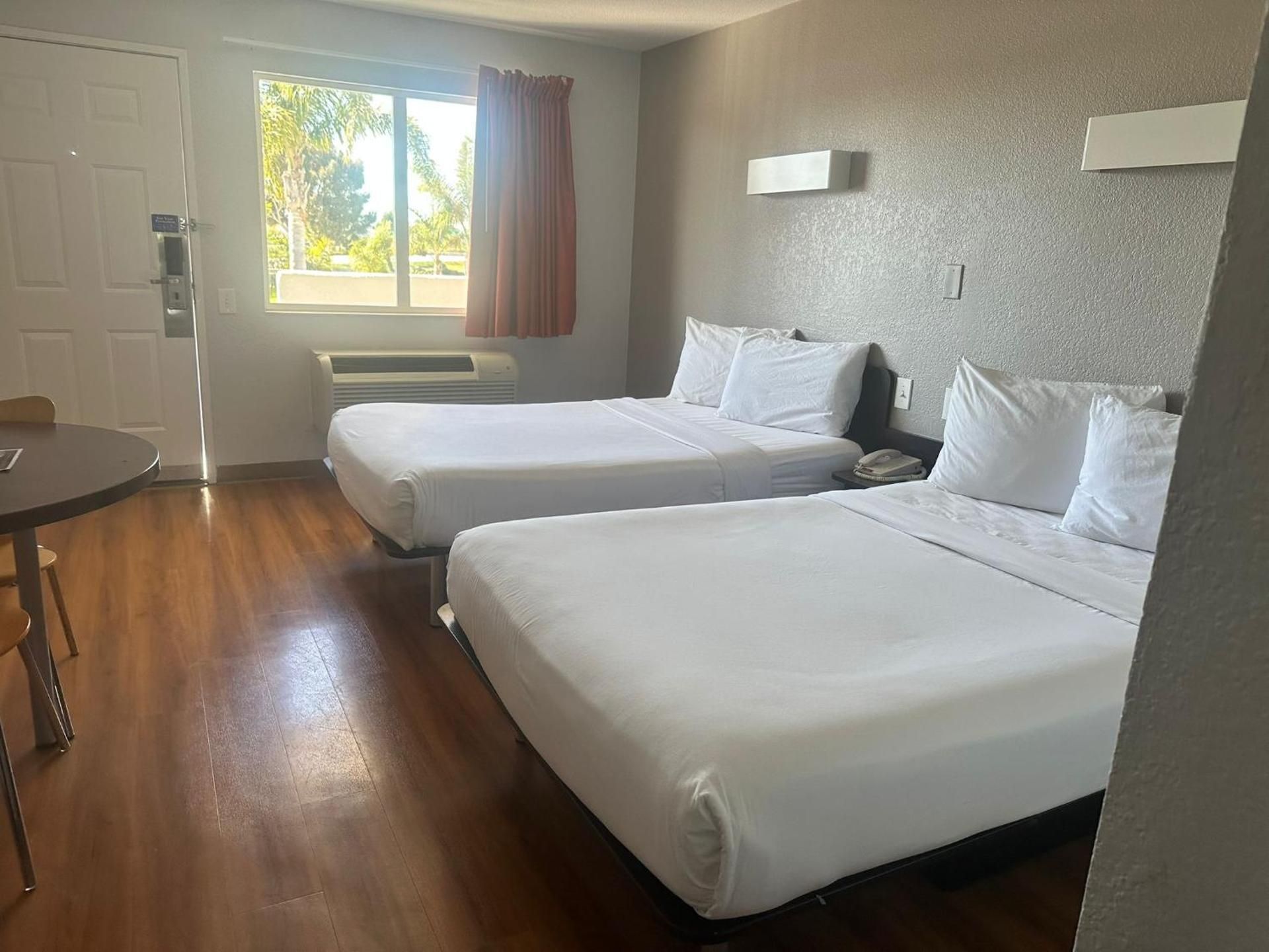 Double Room - Disability Access - Roll In Shower