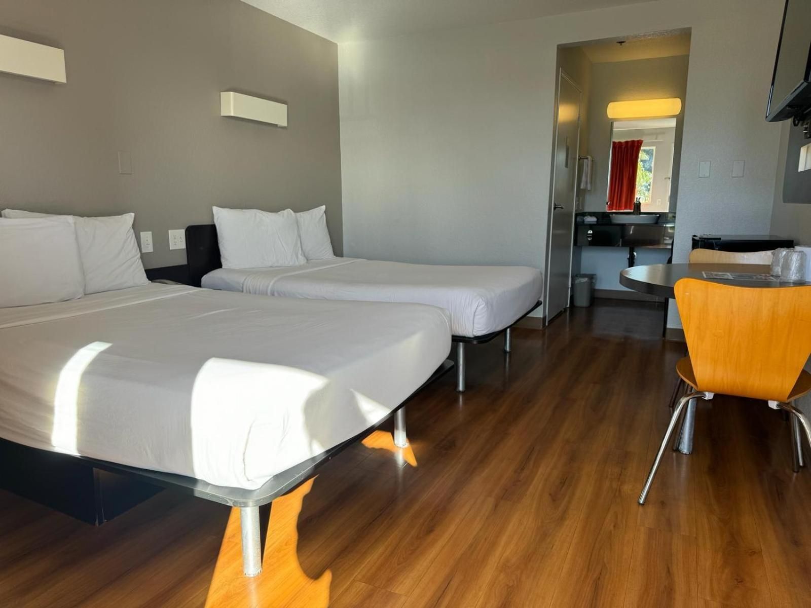 Double Room - Disability Access - Roll In Shower