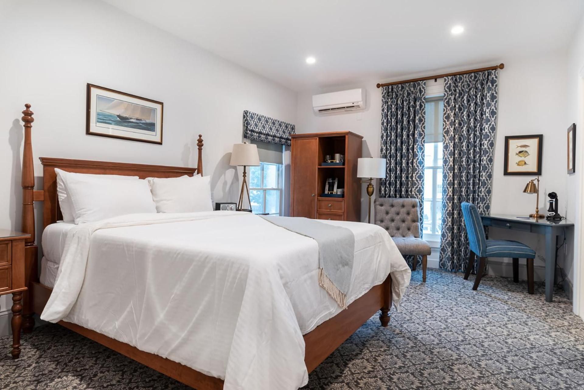 Standard Queen Room