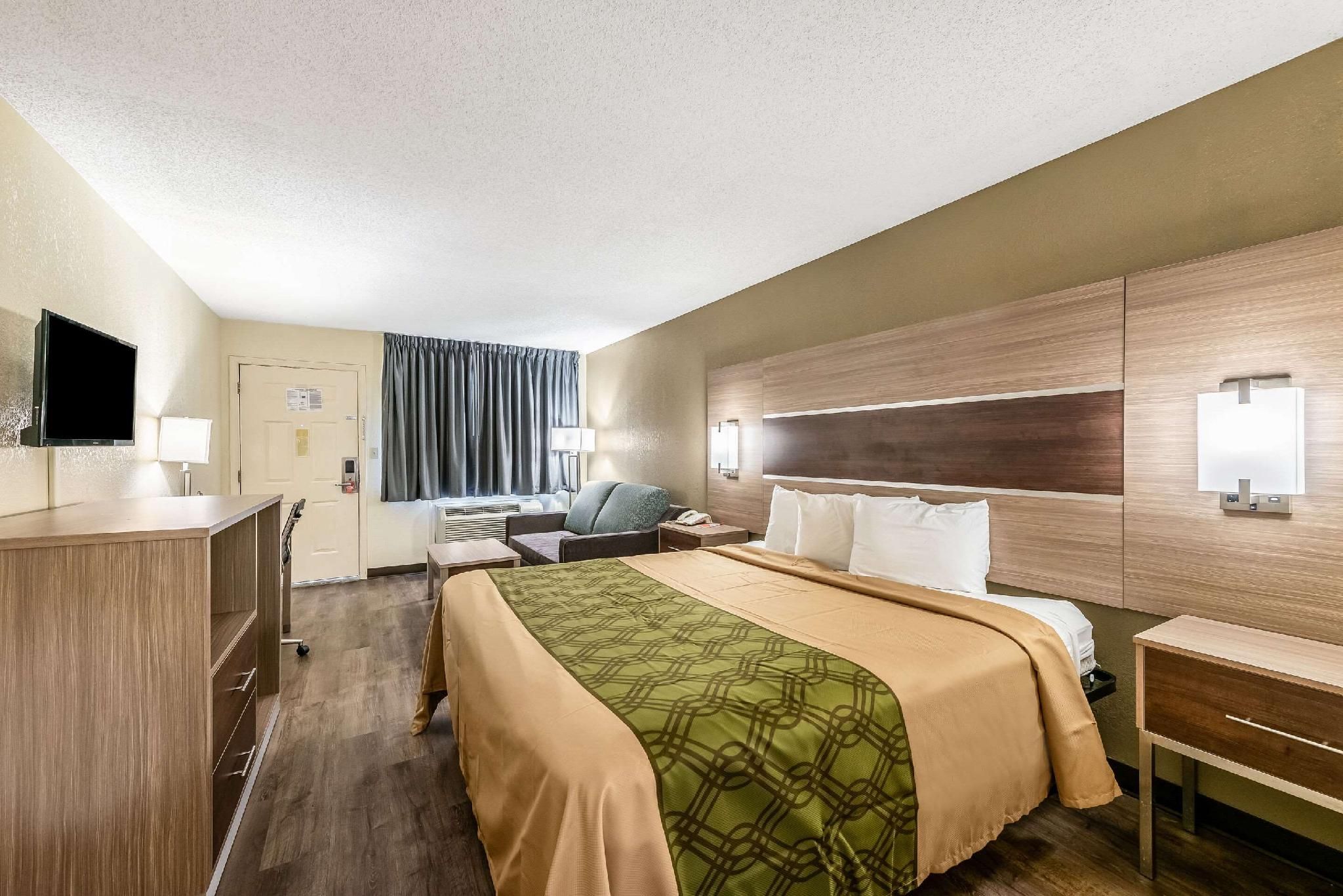 1 King Bed, Suite, Smoking