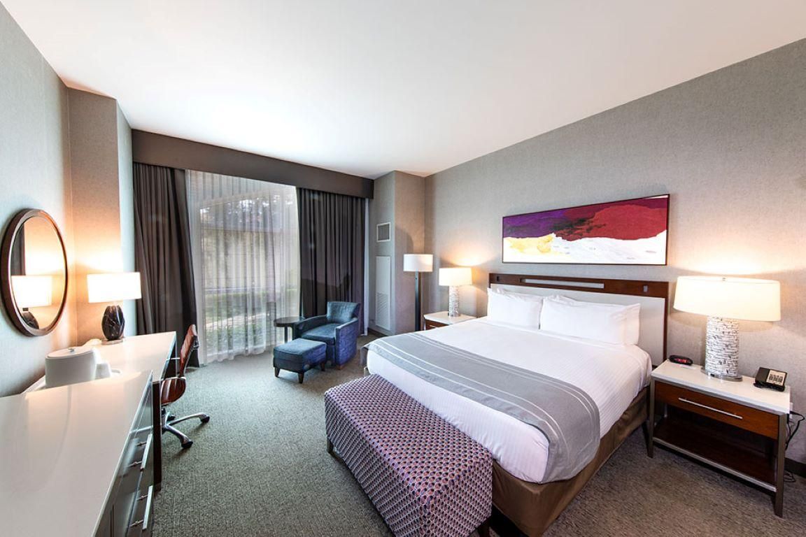 Delta Downs Racetrack Casino Hotel Deluxe King Bed - Smoking